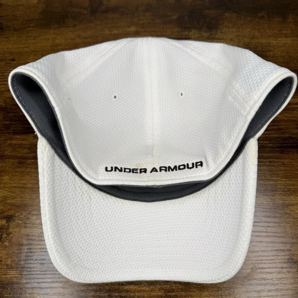 Under Armour Blitzing White Stretch Fit Hat Cap L/XL UA Classic Golf Adult